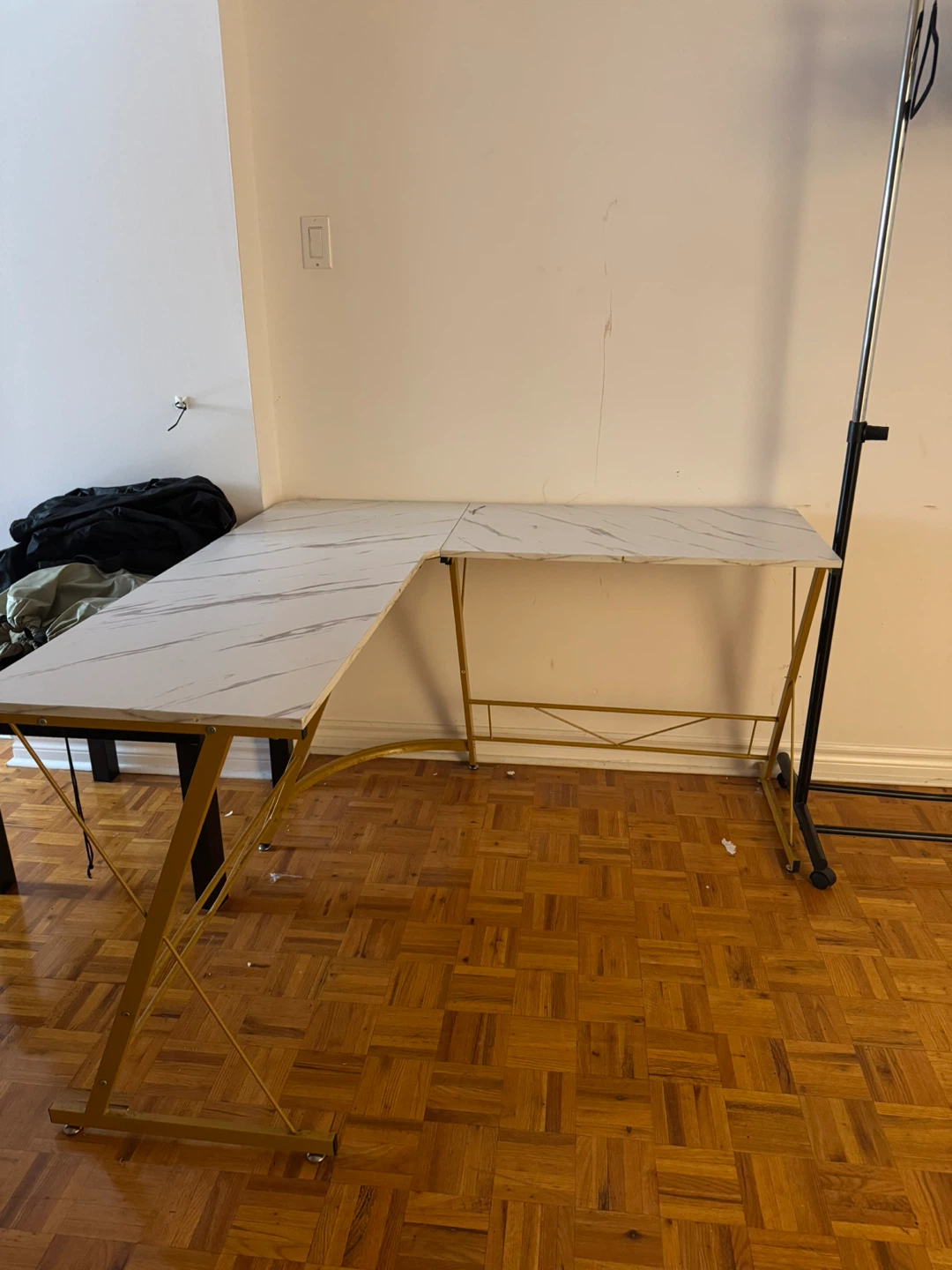 L-Shaped Desk with Marble Finish