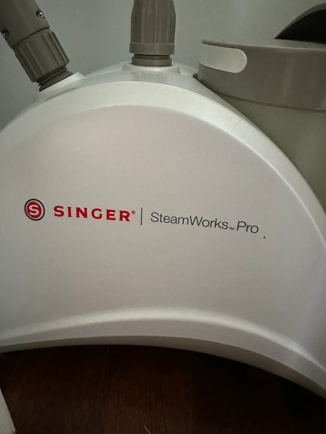 Singer SteamWorks Pro Garment Steamer - photo 2