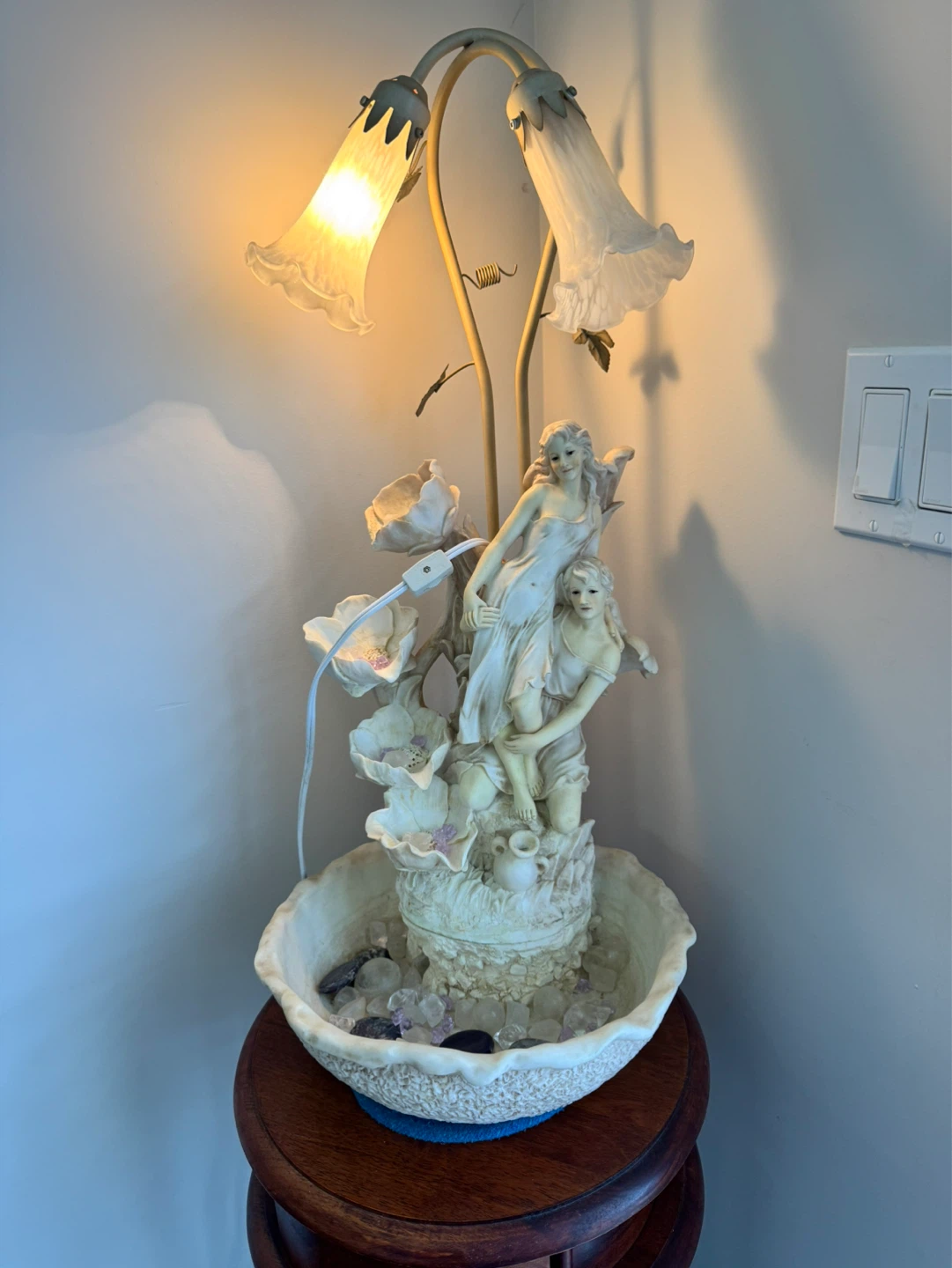 Figurine Table Lamp with Water Feature - photo 5