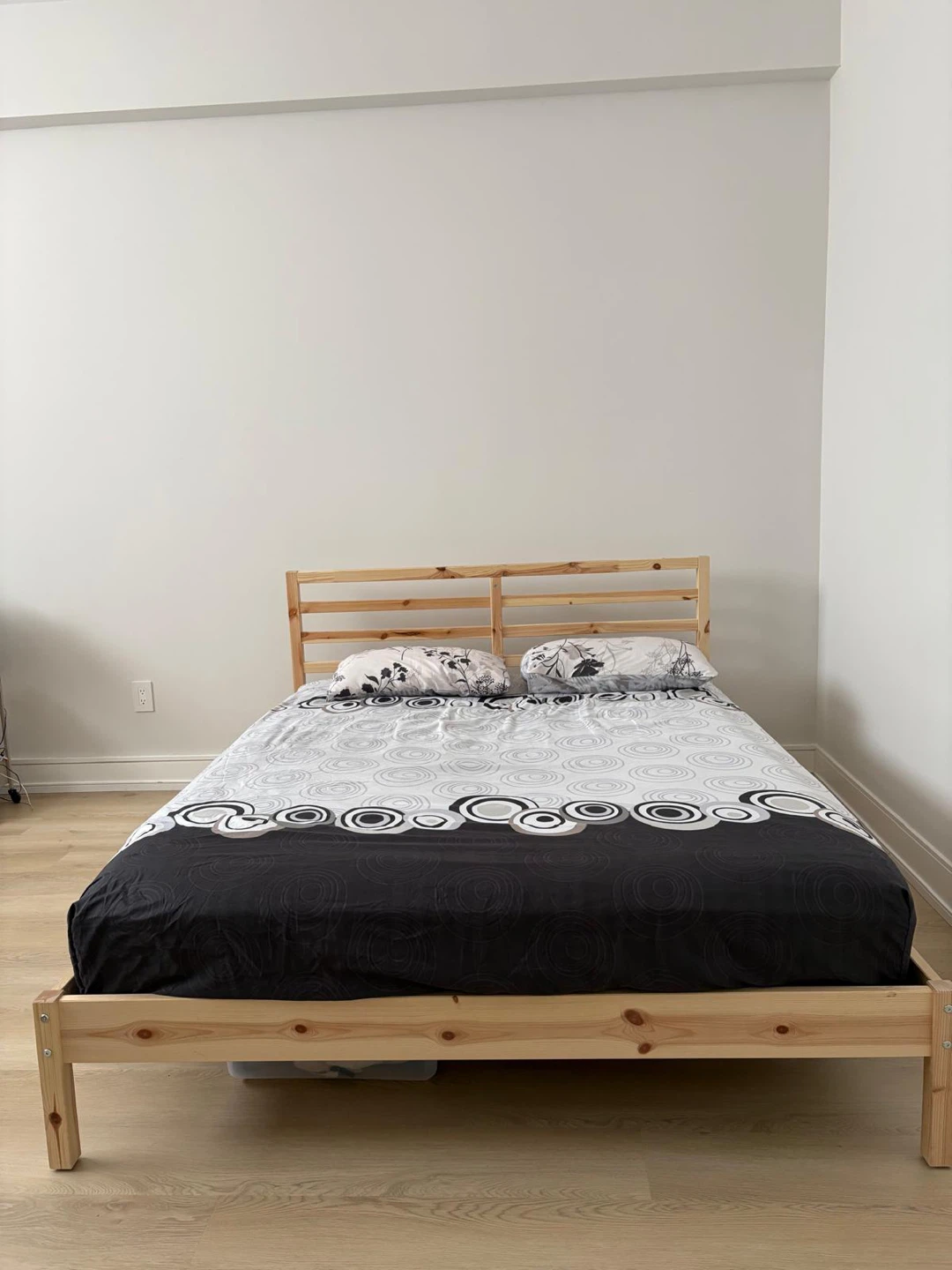 Free Memory Foam Mattress Queen Size (10 Inch) - photo 4