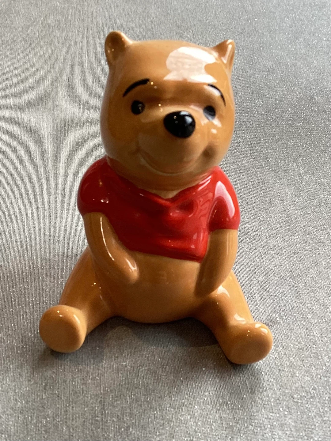 WINNIE THE POOH FIGURINE