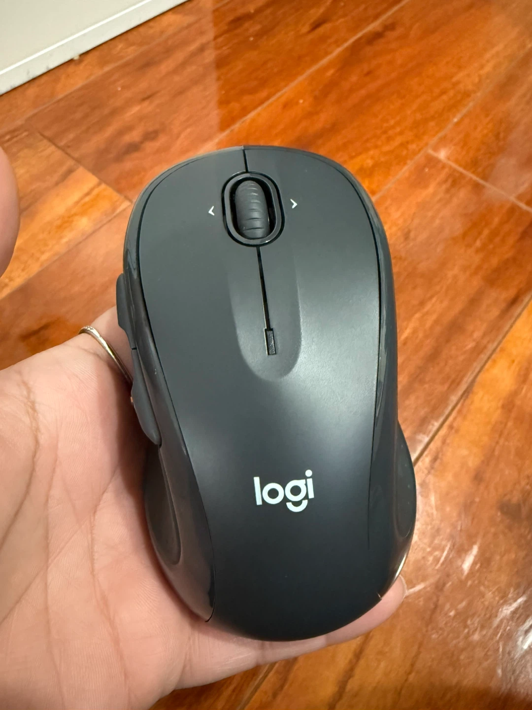 BNIB Logitech Wireless Mouse - photo 4