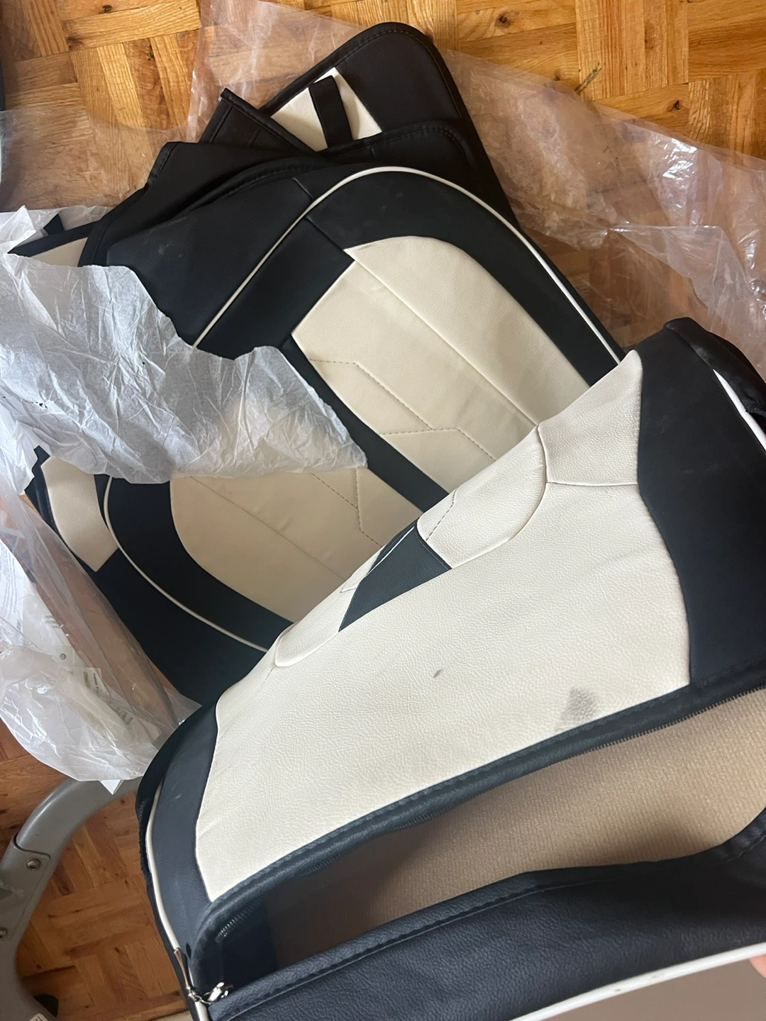 Car Seat Covers(SUV) - Black and Beige - photo 2