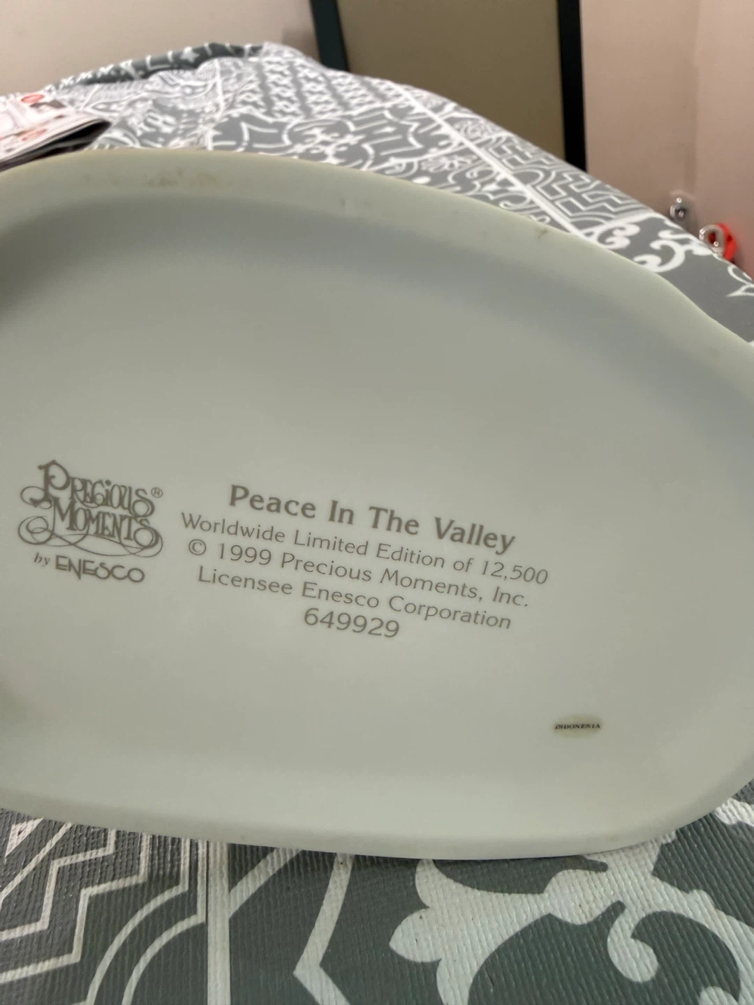 Precious Moments "Peace In The Valley" Figurine - photo 2