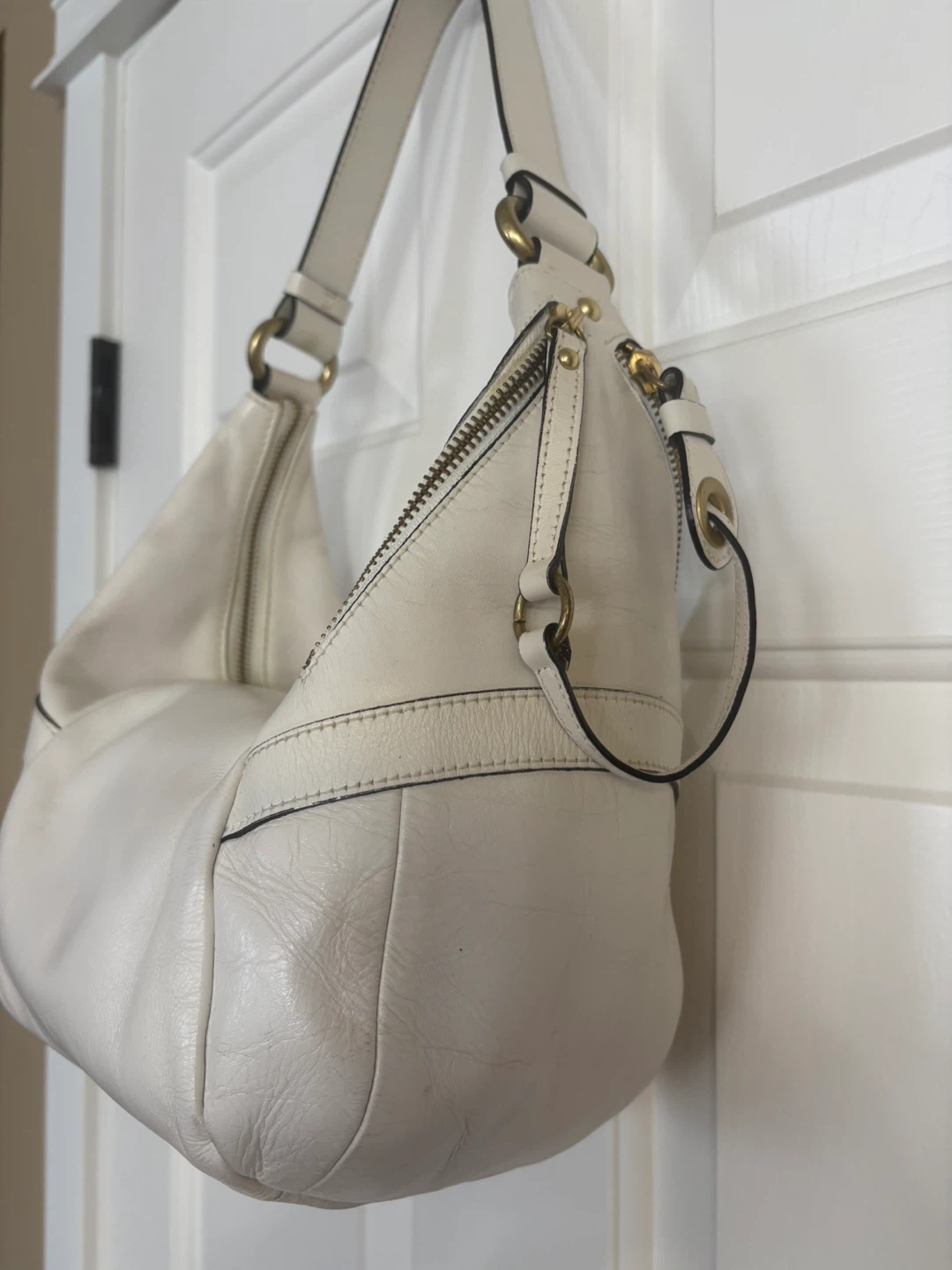 White Danier Genuine Leather Hobo Bag - photo 3