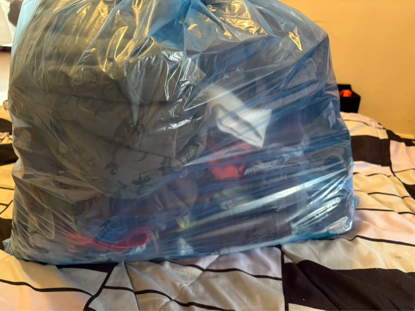 Bag of assorted boy clothing 6-12/12-18 months