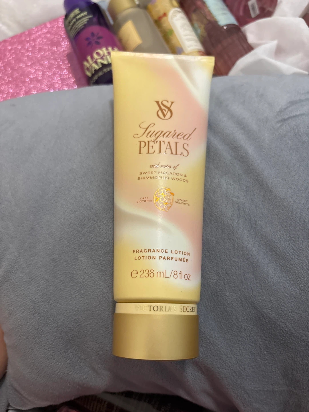 Victoria's Secret Sugared Petals Fragrance Lotion 8oz - photo 2
