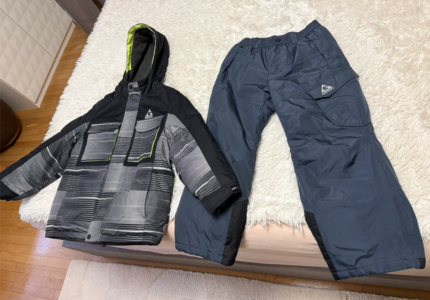 Gerry Ski Jacket and Pants Set M-10/12, Worn once.