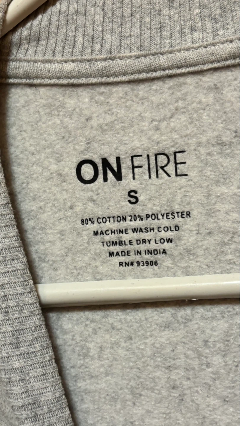 ON FIRE "Jesus Loves You" Graphic Sweatshirt Size S - photo 2