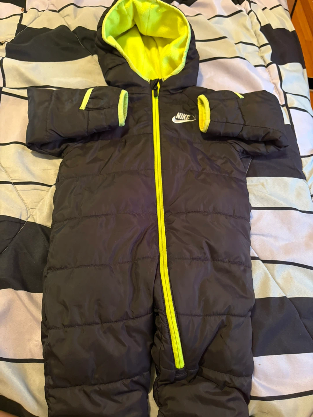 Nike Puffer Snowsuit Black/Neon Yellow