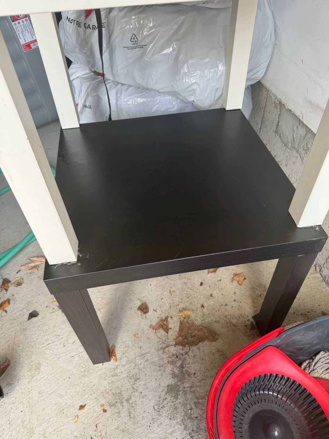 Site table, black and white - photo 2