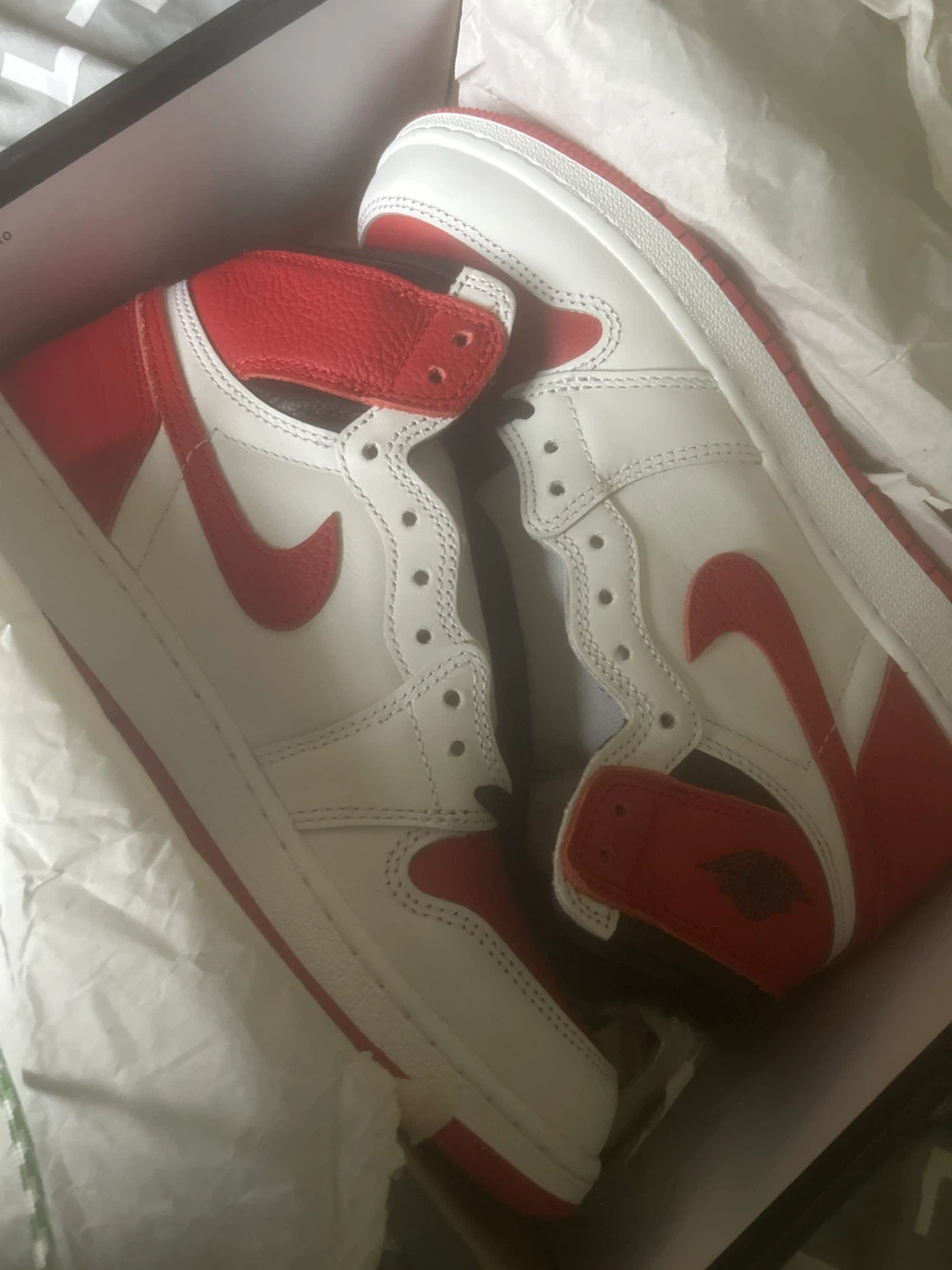 Nike Air Jordan 1 Retro High OG GS White/Red Size 7Y - photo 3
