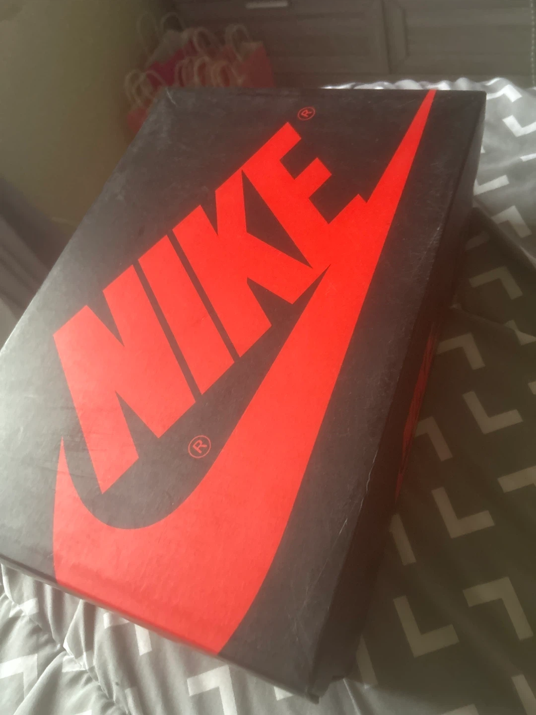 Nike Air Jordan 1 Retro High OG GS White/Red Size 7Y