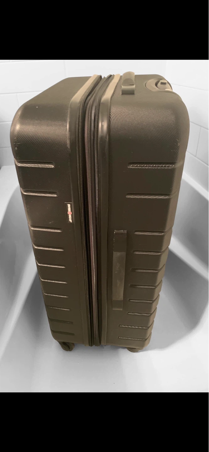 “SWISS GEAR” Hard Black Large Suitcase - photo 4