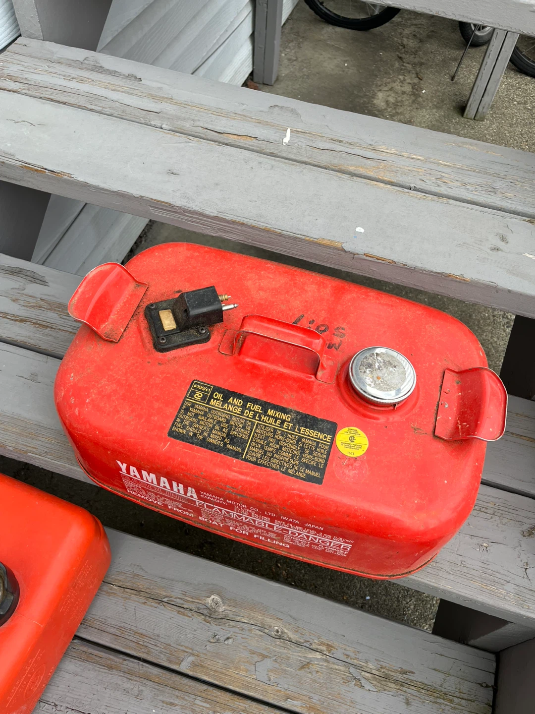 Yamaha boat Gasoline Can - photo 2