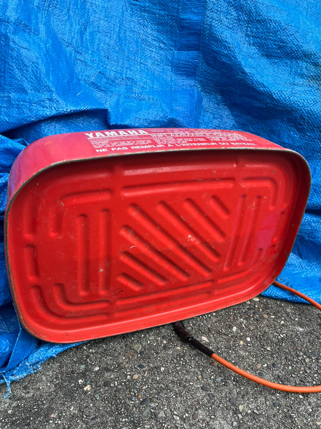 Yamaha boat Gasoline Can - photo 4