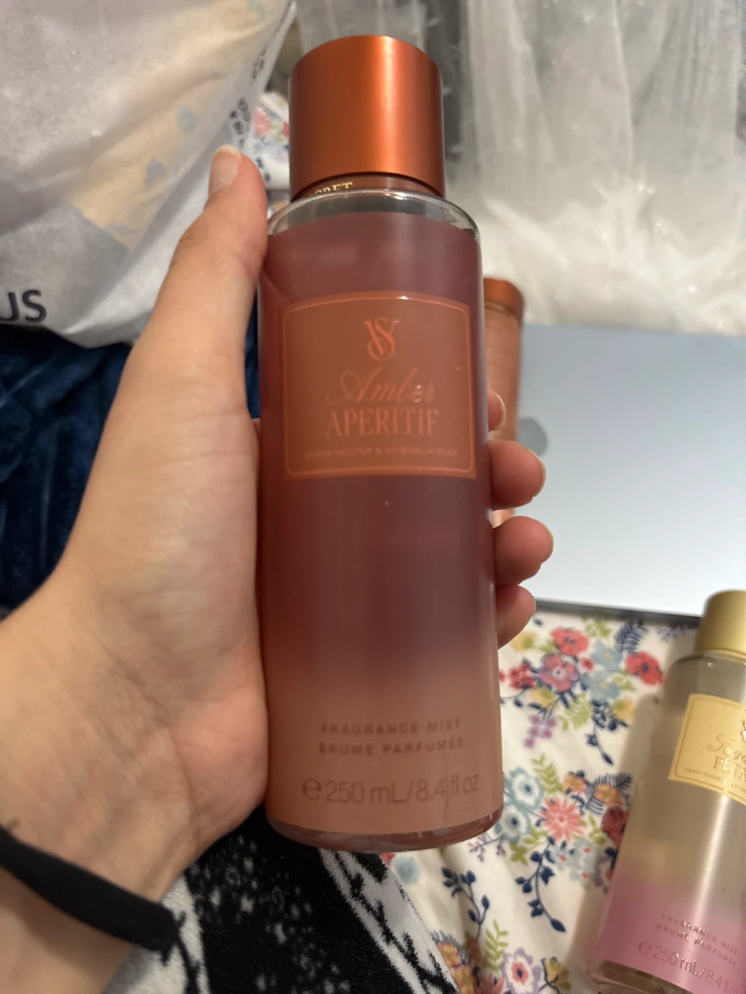 Victoria's Secret Amber Aperitif Fragrance Mist 8.4 fl oz - photo 2