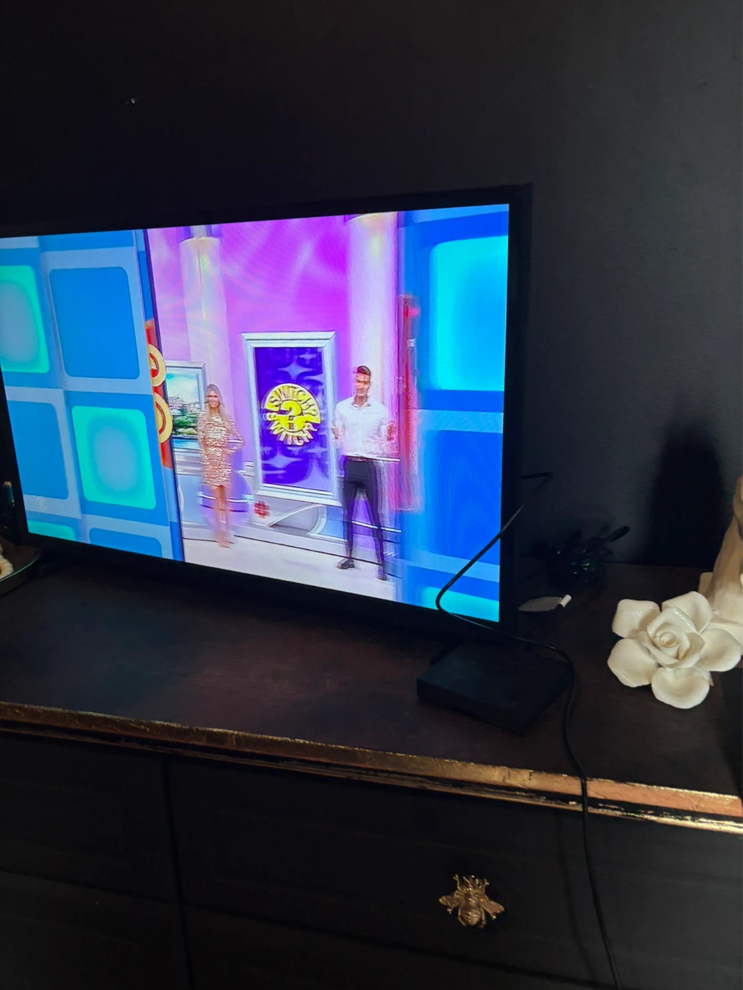 32” Samsung Smart HD TV - photo 2