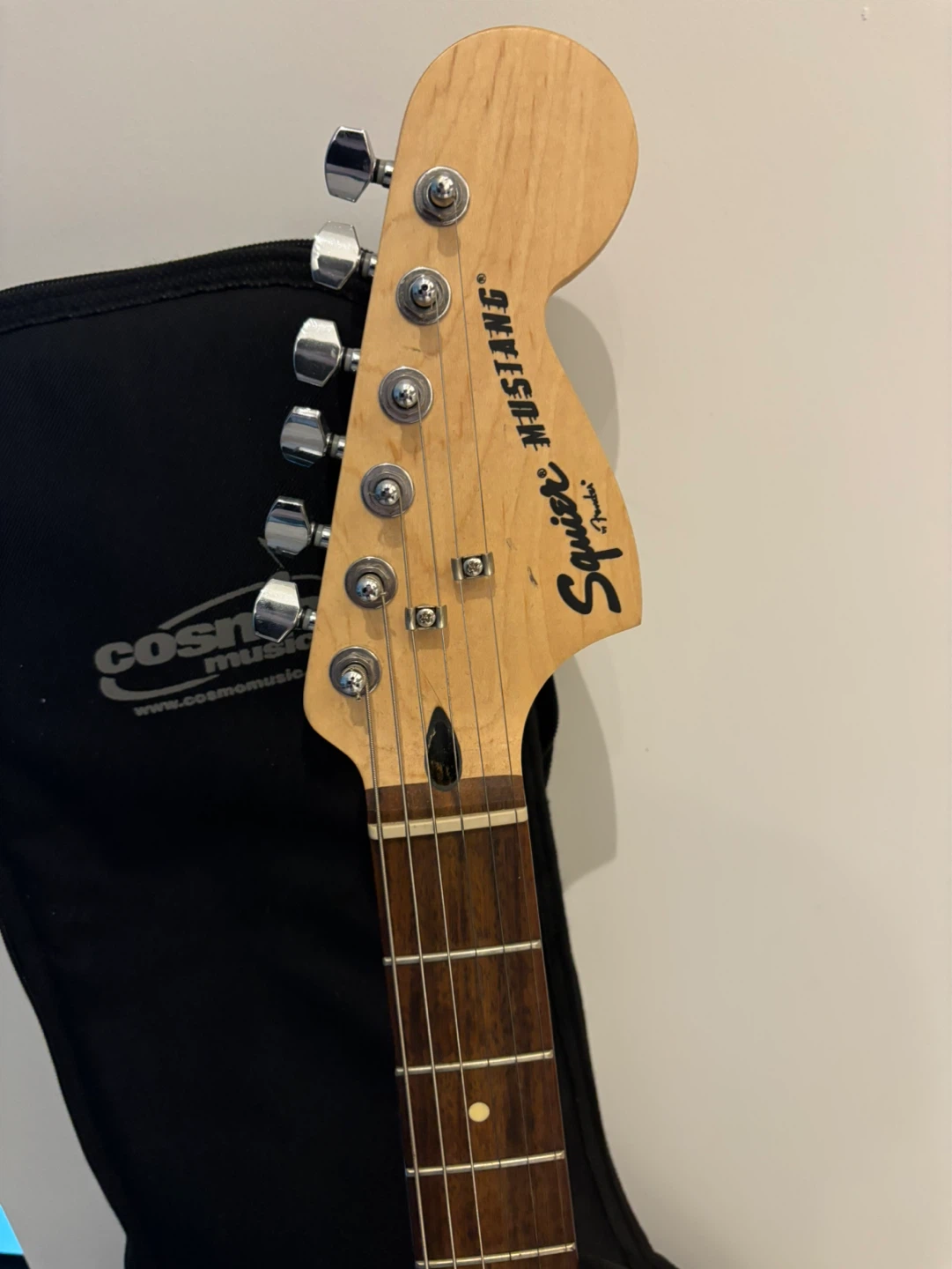Squier Mustang Electric Guitar with Amp and Case - photo 3