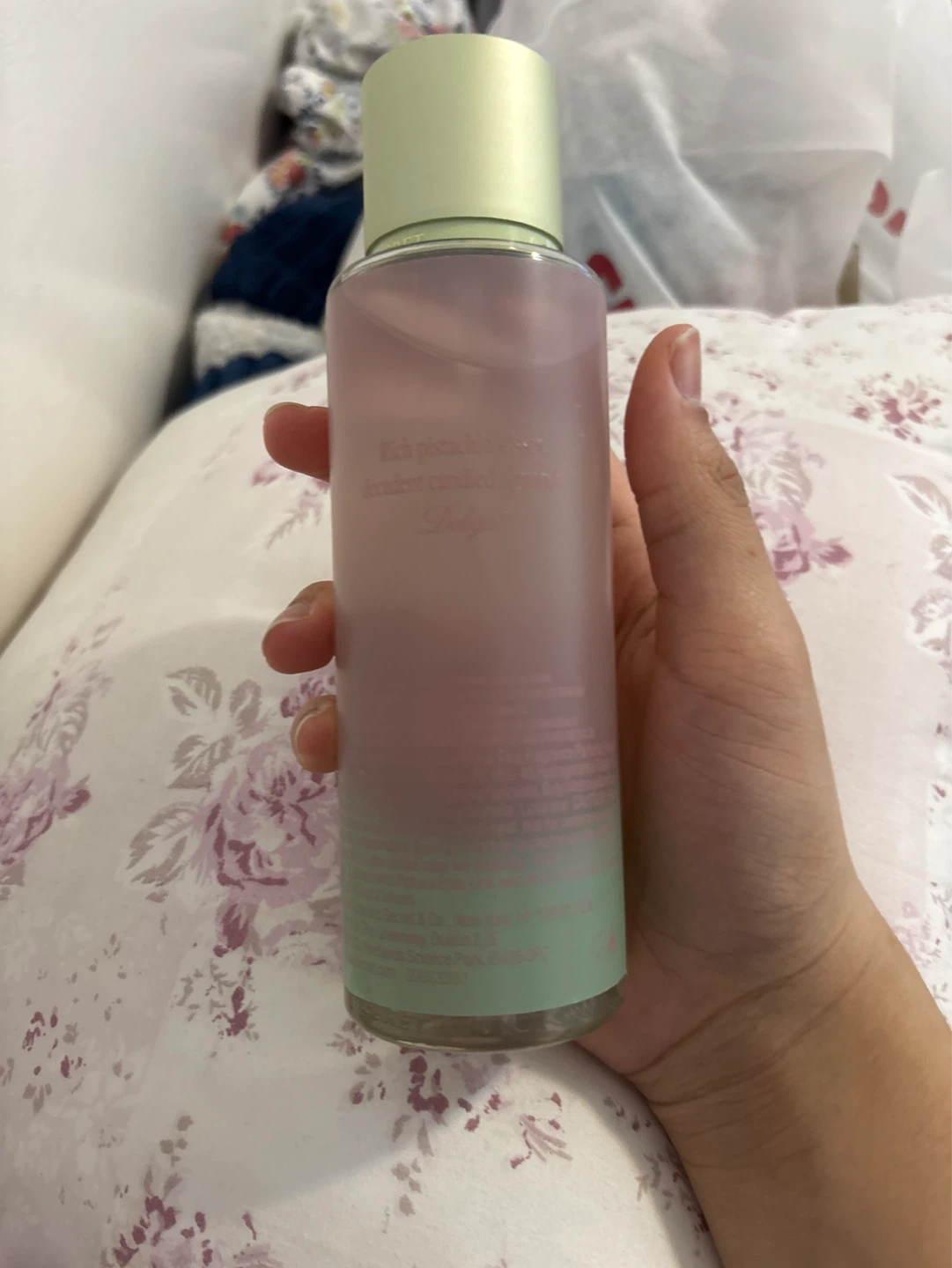 Victoria's Secret Pistachio Crème Fragrance Mist 8.4 fl oz - photo 2