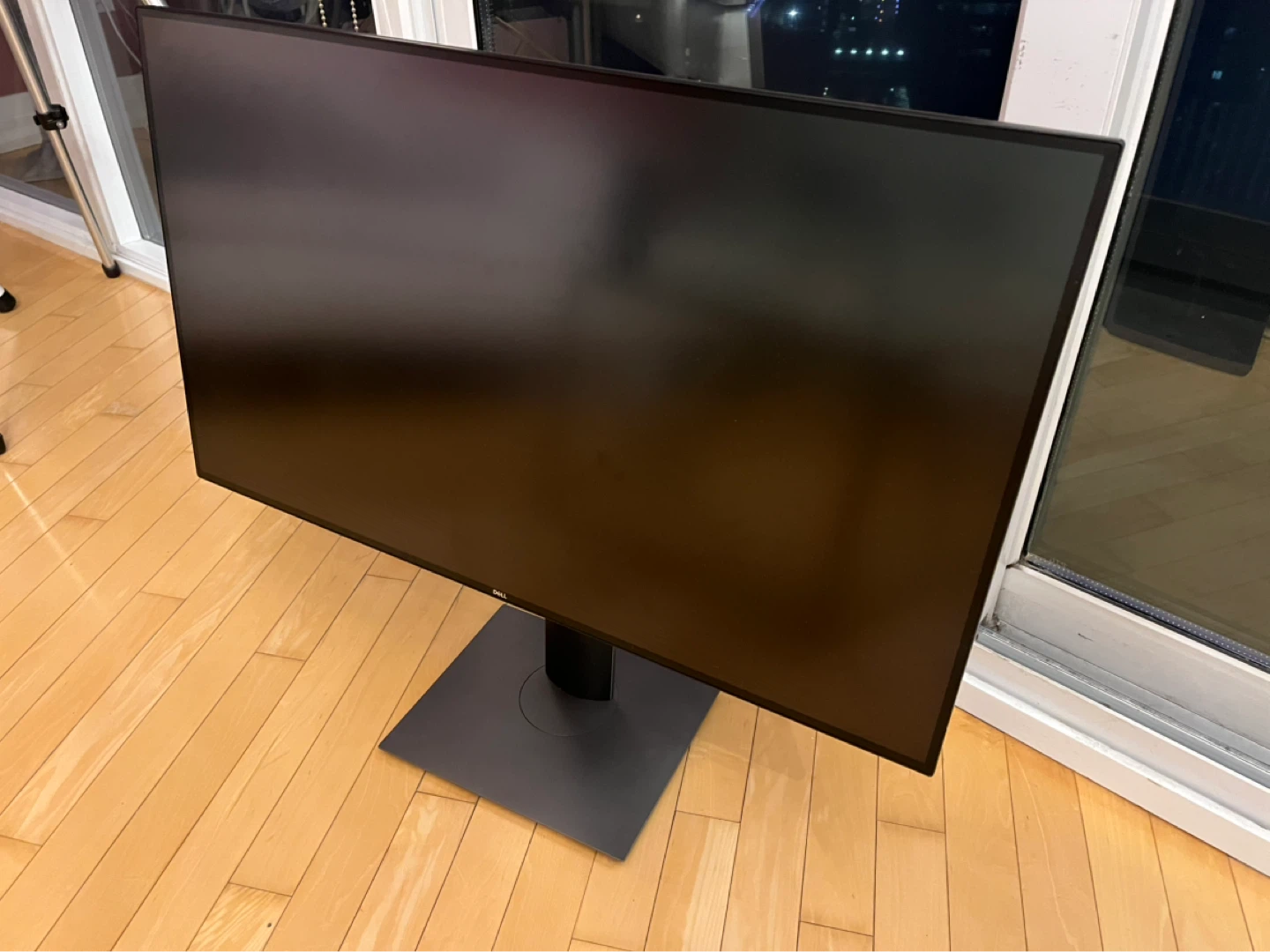 DEFECTIVE Dell U3219Q 32 inch 4K USB-C Monitor - photo 2
