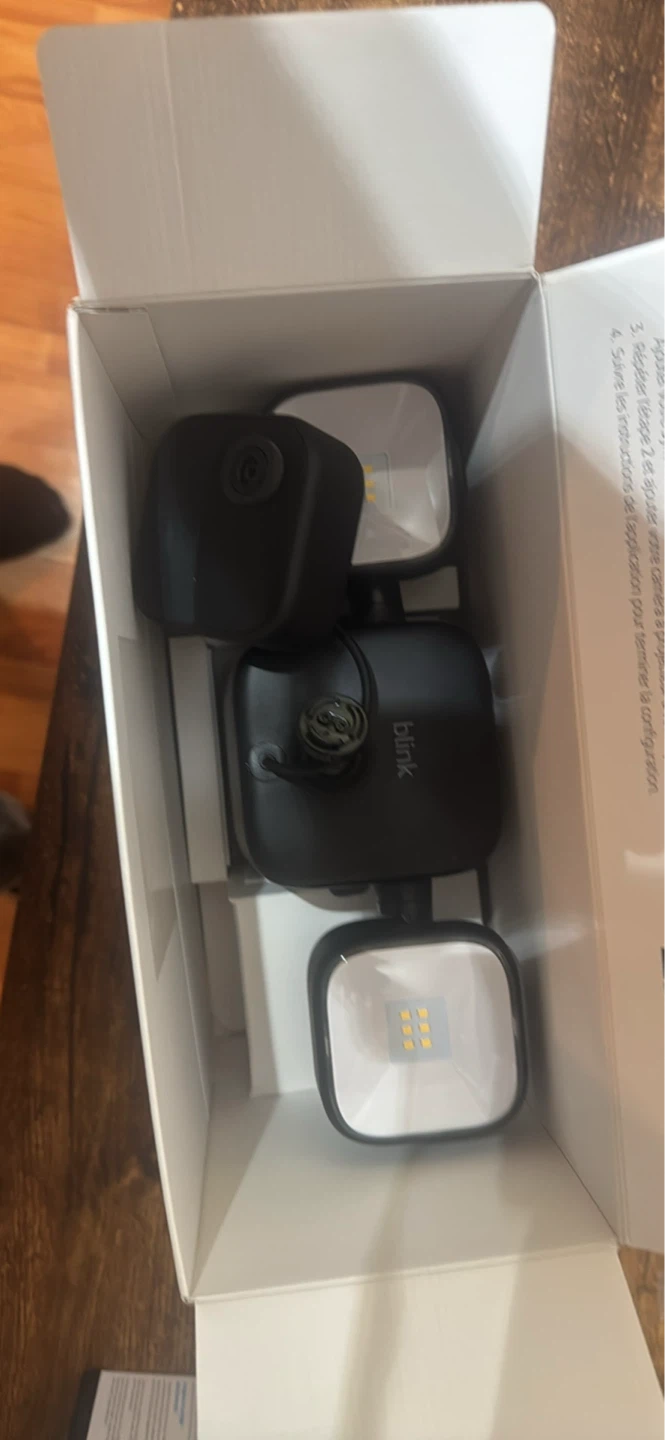 Blink Outdoor Camera with Floodlight - photo 2