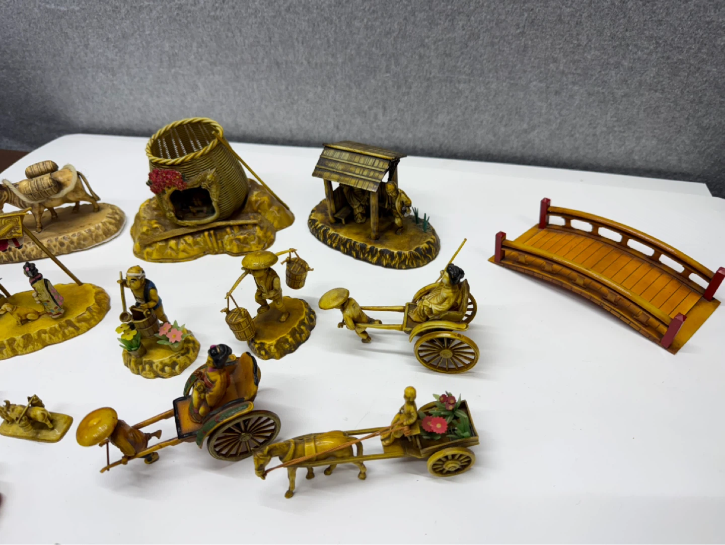 Vintage Japanese Diorama Miniature Figurine Lot Geisha Rickshaw - photo 5