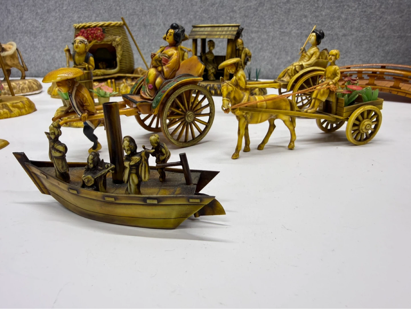 Vintage Japanese Diorama Miniature Figurine Lot Geisha Rickshaw - photo 2