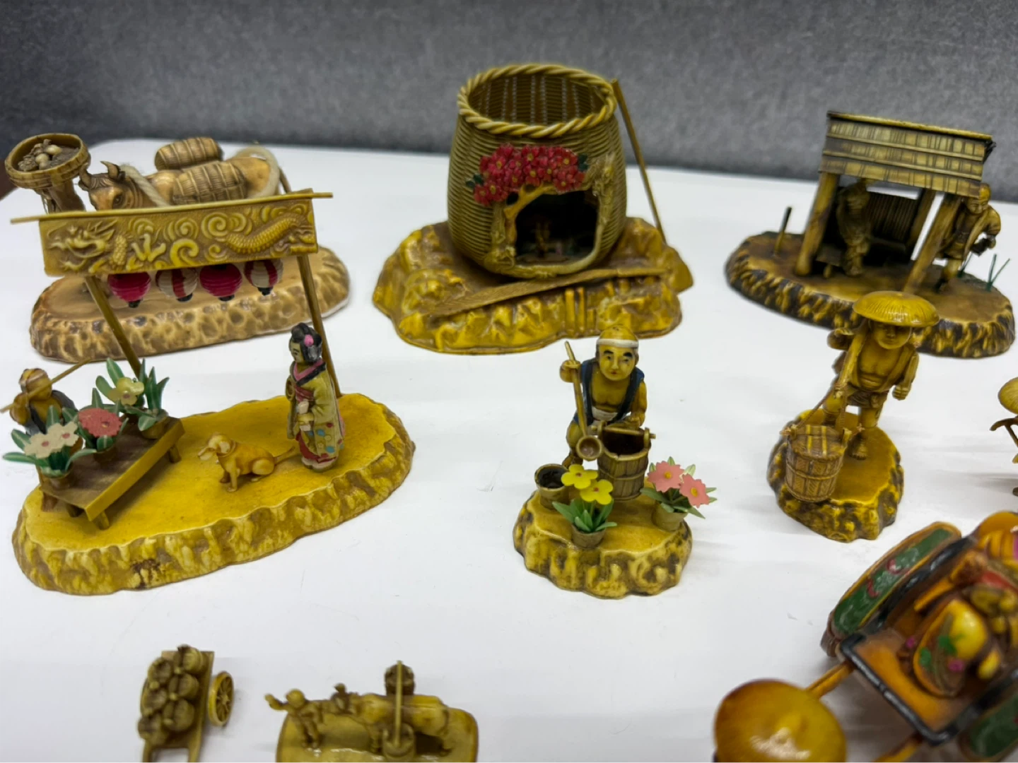Vintage Japanese Diorama Miniature Figurine Lot Geisha Rickshaw - photo 3