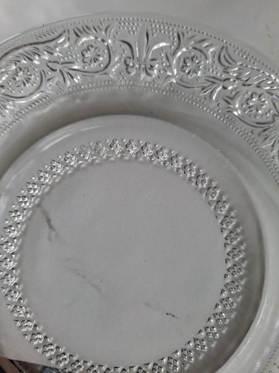 6 small clear glass plates with one matching shallow bowl - photo 5