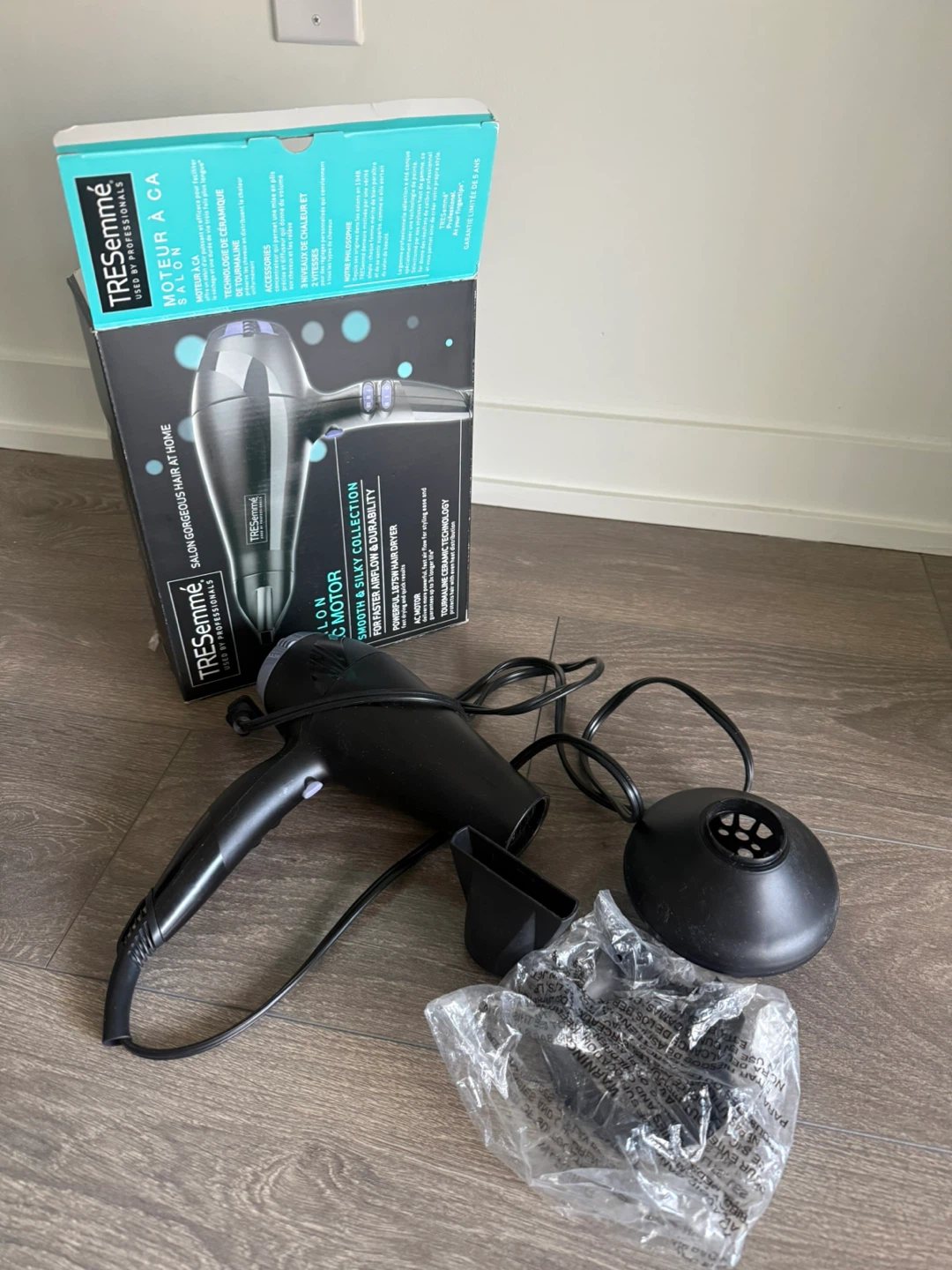 Hairdryer - photo 2