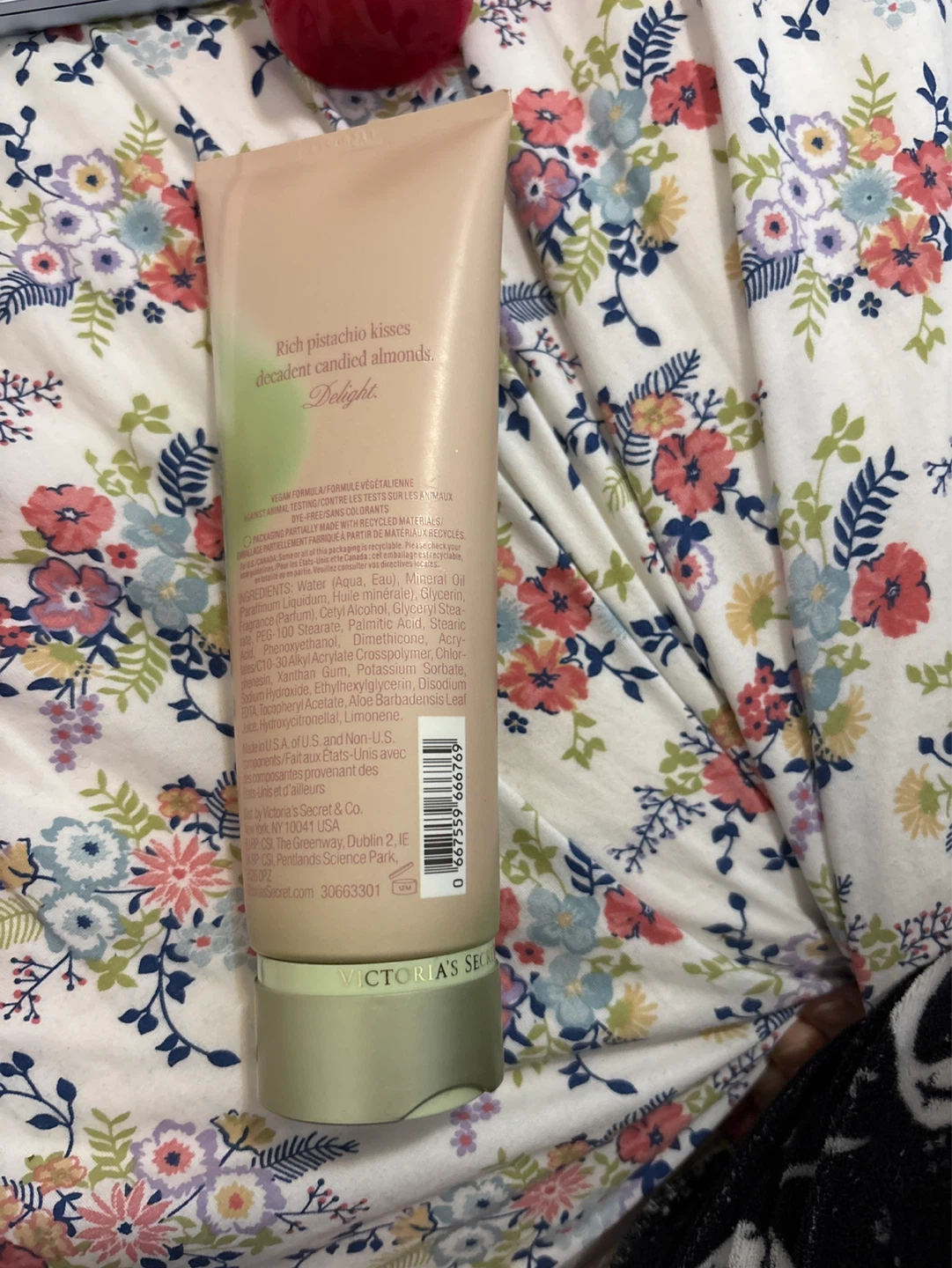 Victoria's Secret Pistachio Crème Fragrance Lotion 8 fl oz - photo 2