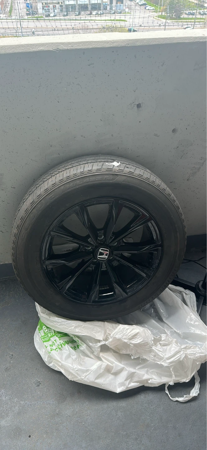 Honda Alloy Wheel with Tire