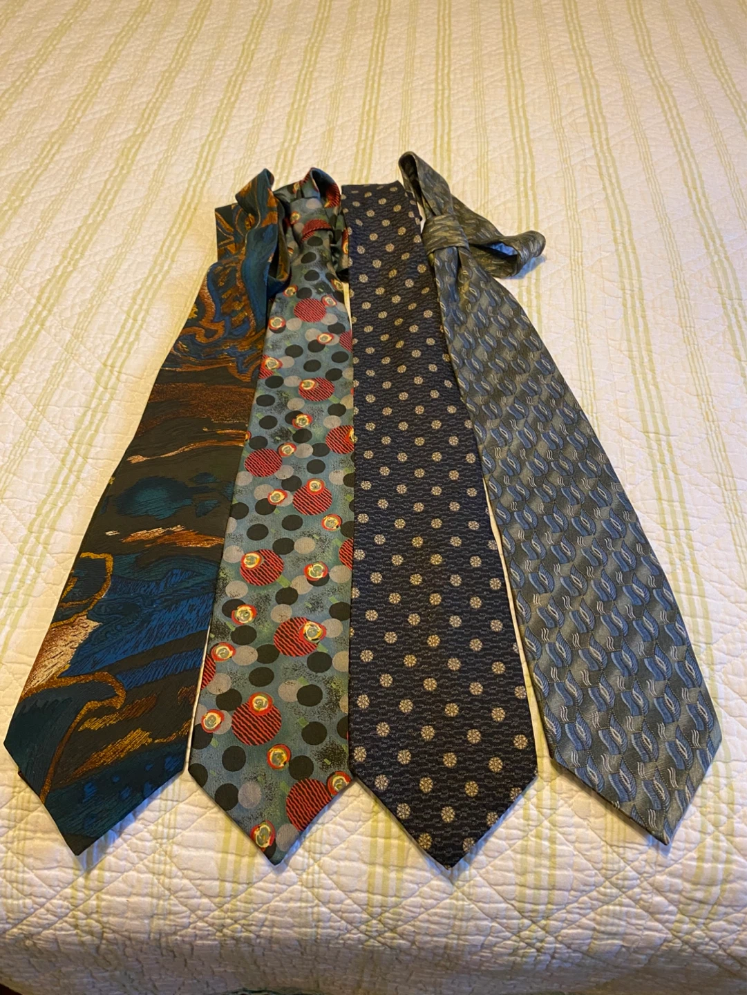 ASSORTED MENS TIES