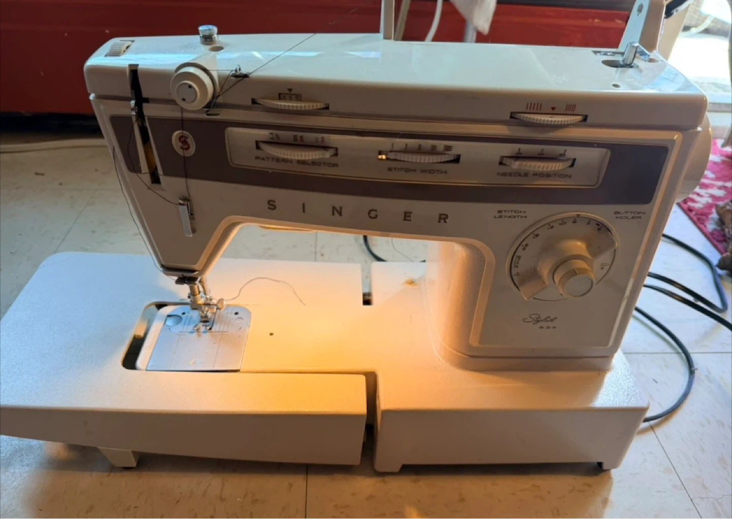 Singer Stylist 834 Sewing Machine - photo 2