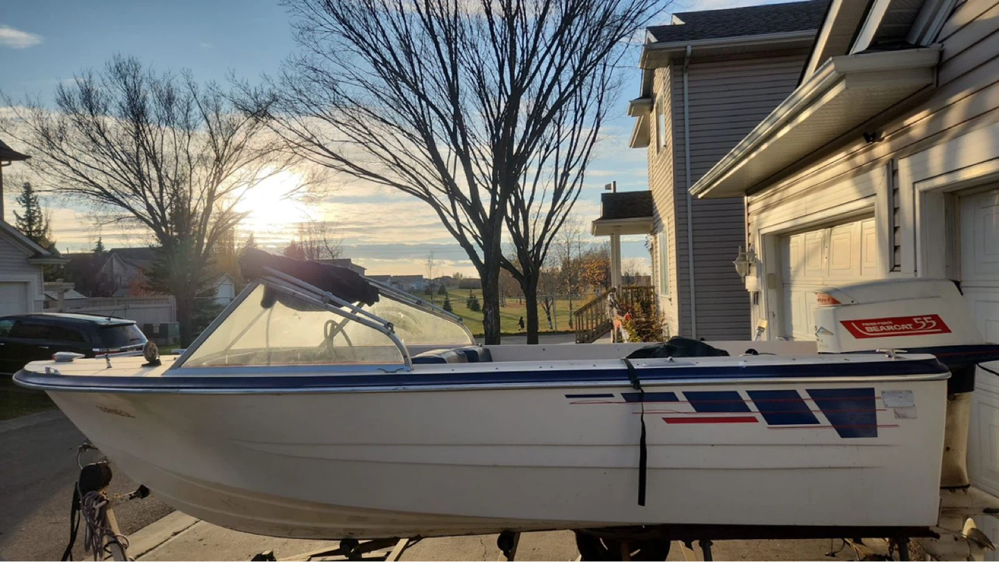 15’ Fiberglass Boat with Fisher-Pierce Bearcat 55 Outboard Motor - photo 2