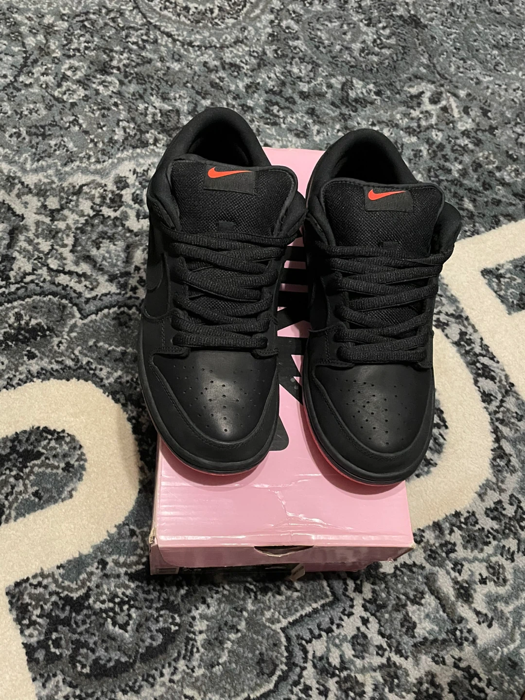 Nike SB Dunk Low QS "Pigeon" Black Red Size 7.5 - photo 2