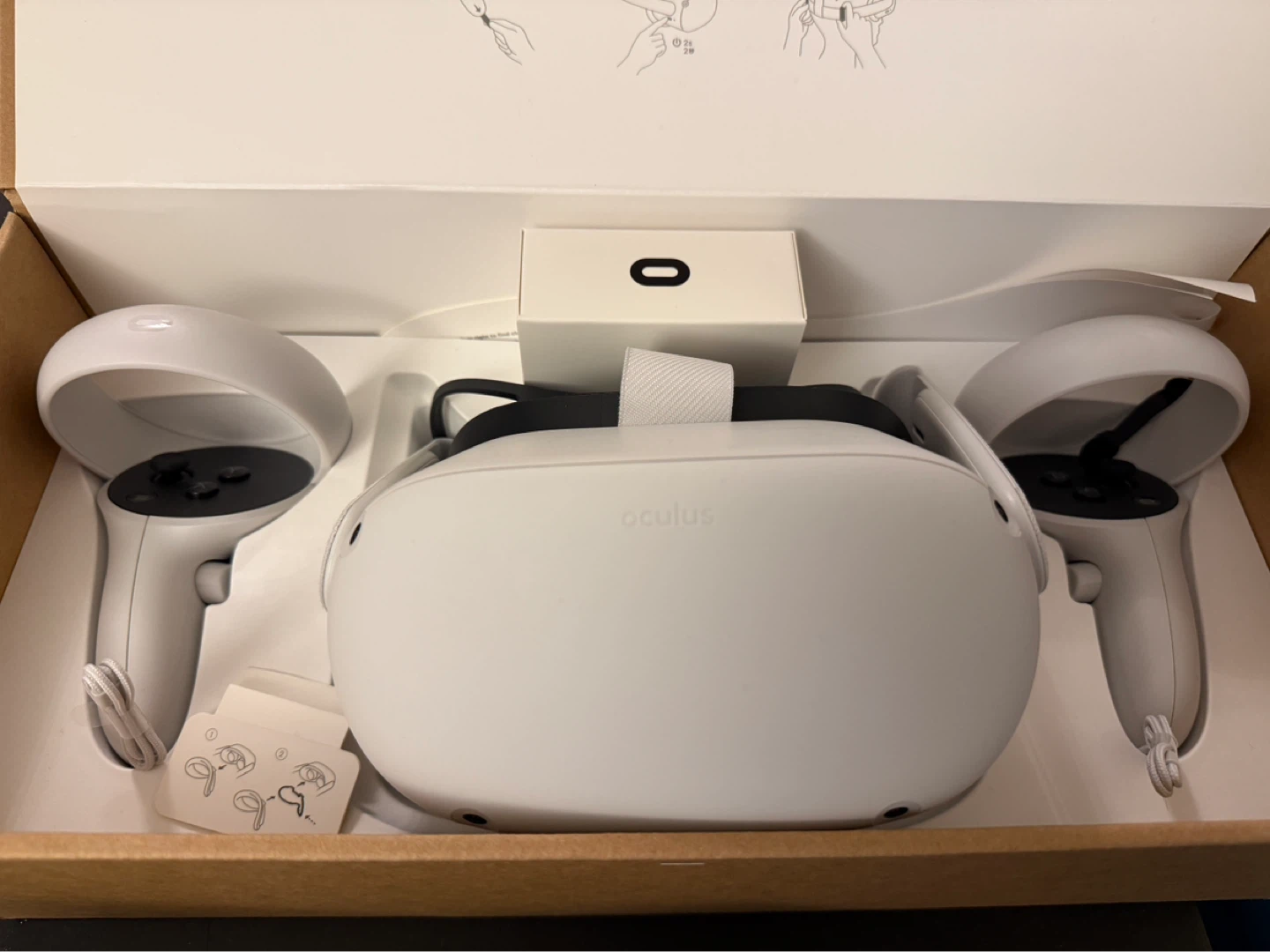 Oculus Quest 2 (256GB) VR Headset with Controllers - photo 3