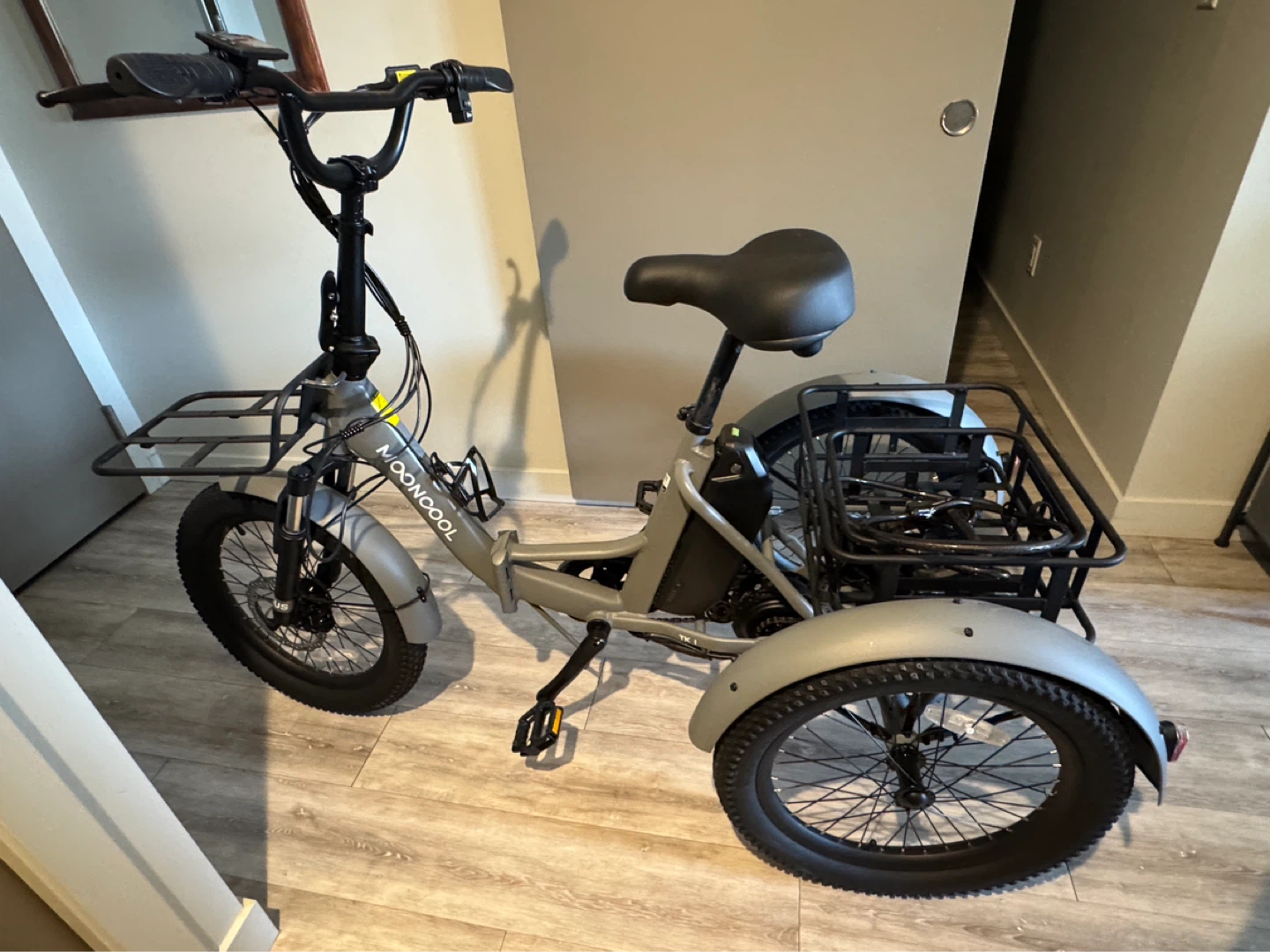 MOONCOOL Electric Tricycle TK1