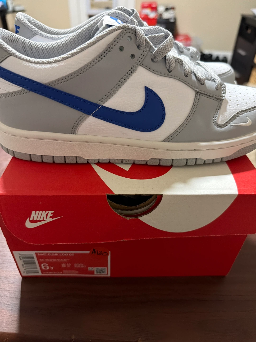 Nike Dunk Low GS White Grey Blue Size 6Y - photo 4