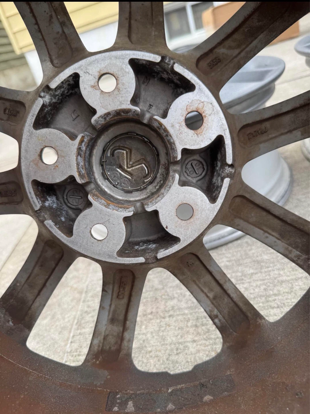 Set of 4 Infiniti Alloy Wheels - photo 3