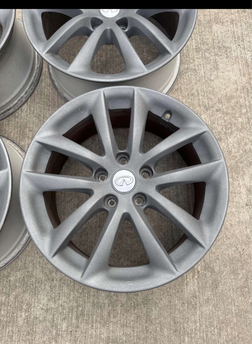 Set of 4 Infiniti Alloy Wheels - photo 2