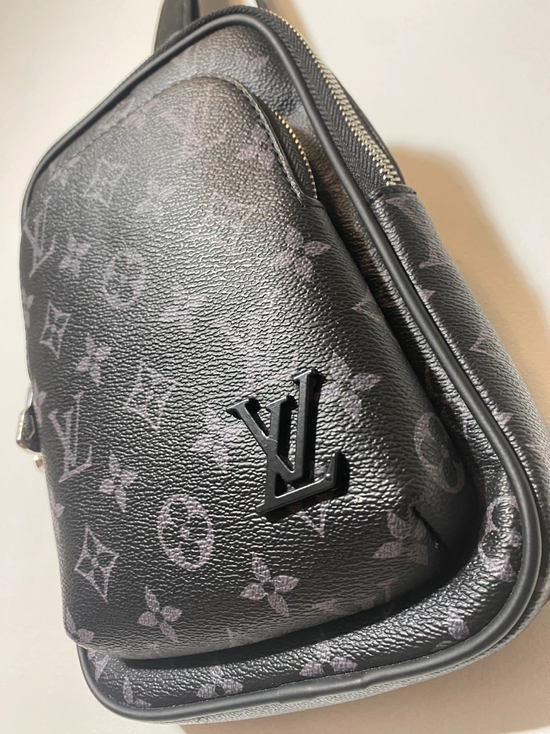 Louis Vuitton Sling Bag - photo 2