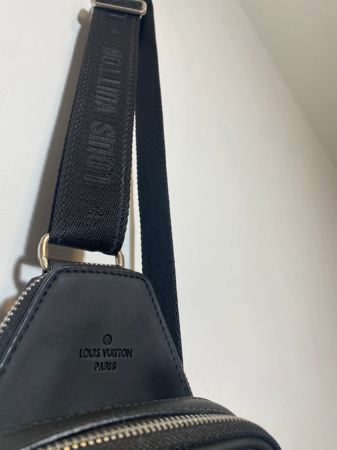 Louis Vuitton Sling Bag - photo 4