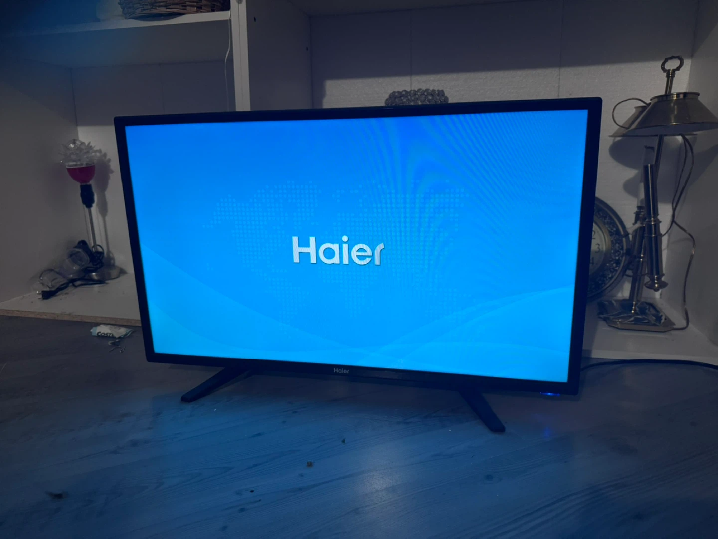 Haier 32" LED TV - Model 32E2000
