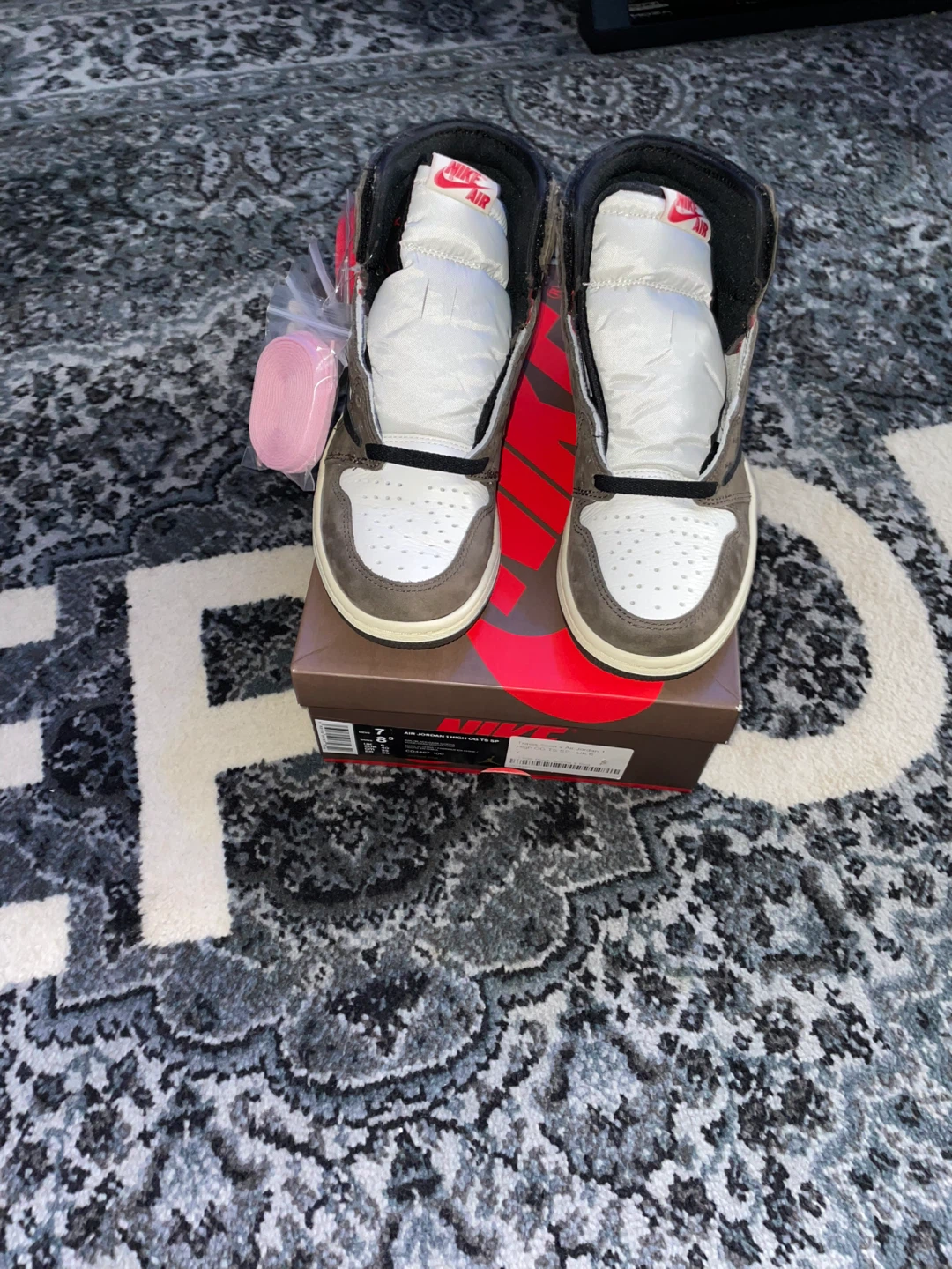Nike Air Jordan 1 High Travis Scott - photo 2