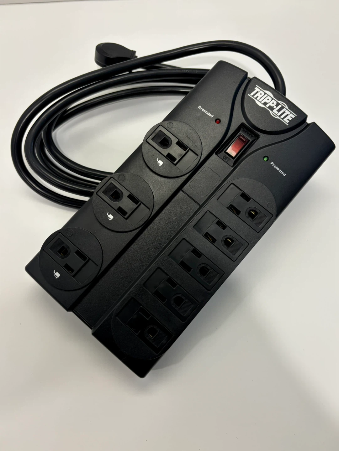Power bar and surge protector by Tripp Lite - photo 3