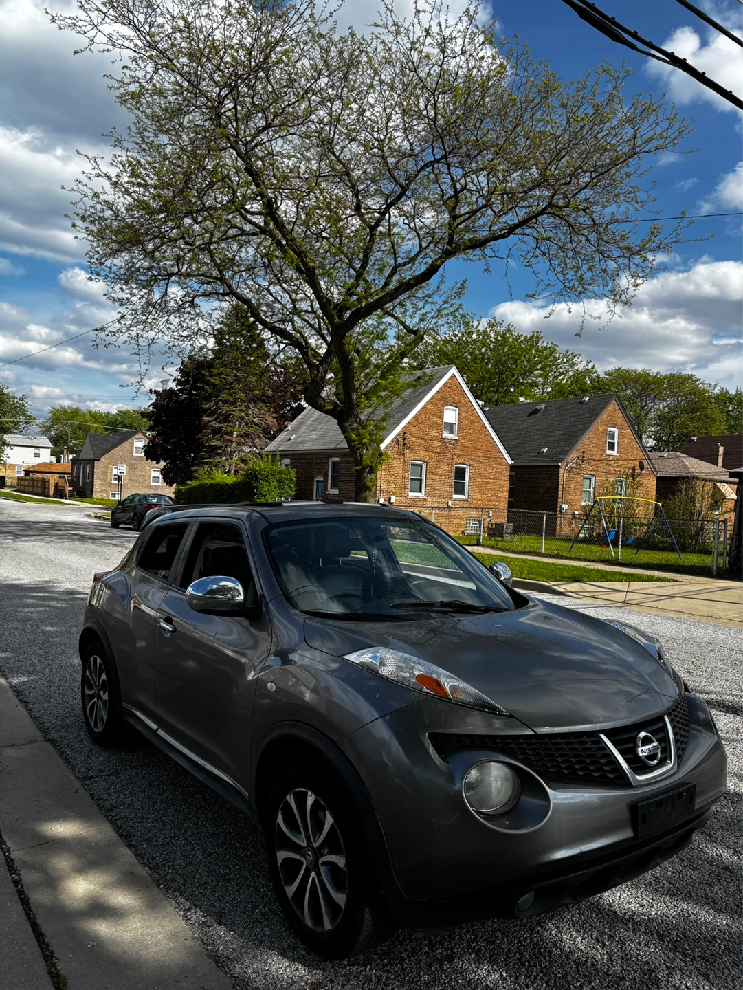 Gray Nissan Juke SL AWD - photo 3