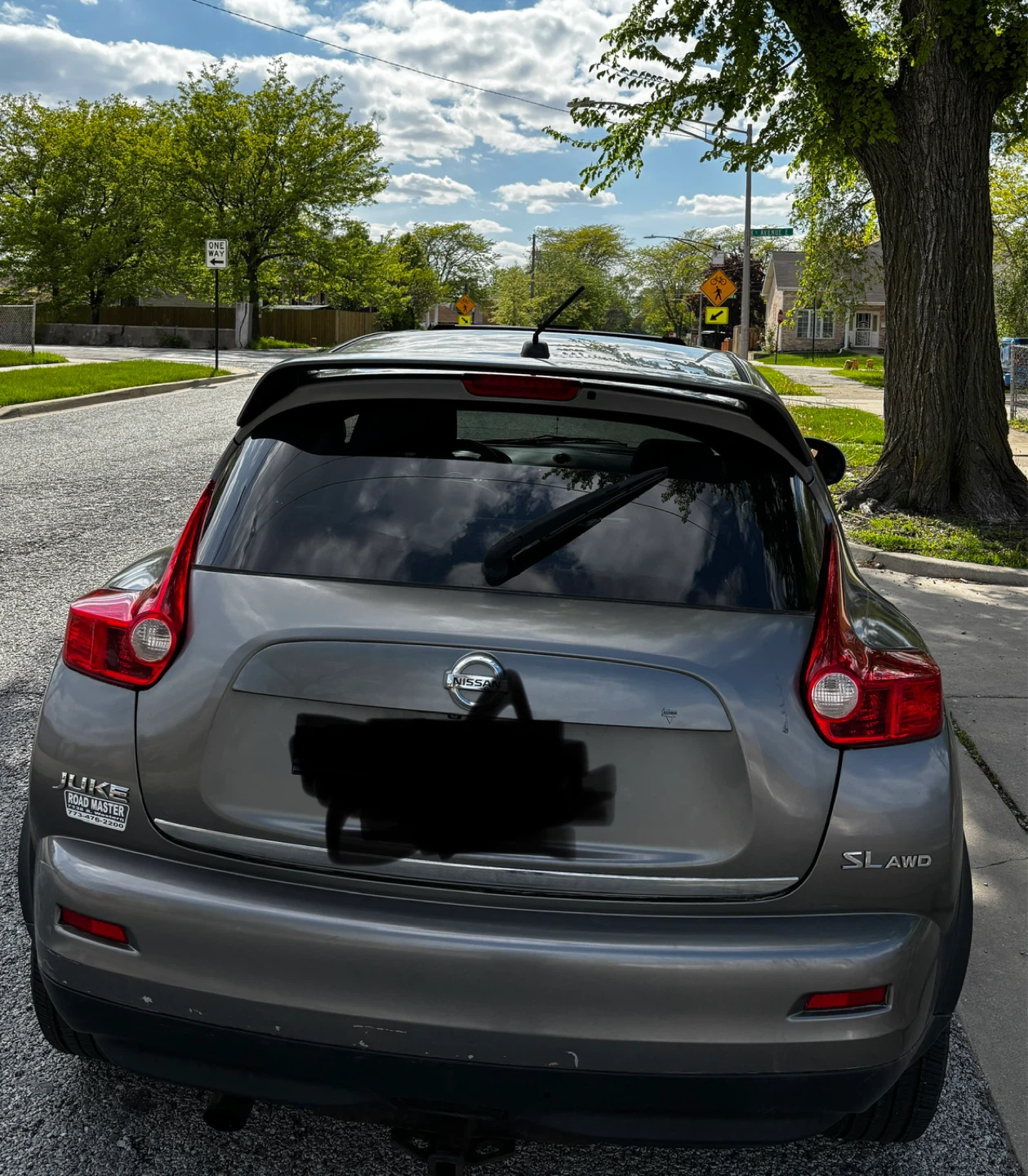 Gray Nissan Juke SL AWD - photo 4