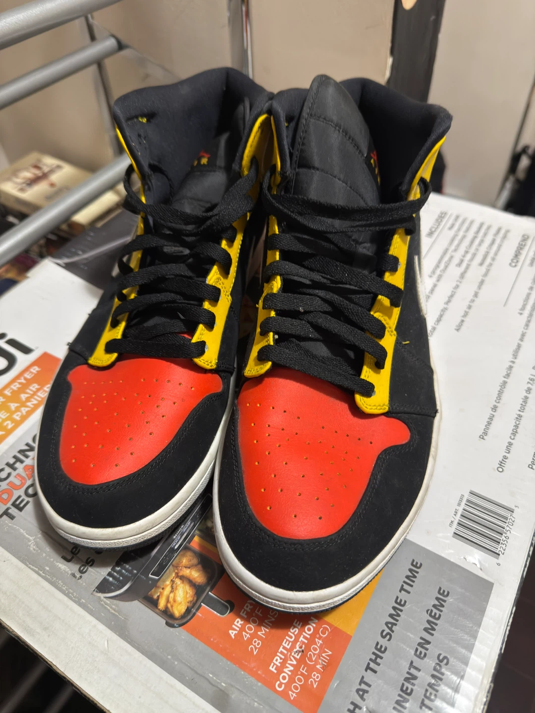 Air Jordan 1 Mid SE Sneakers